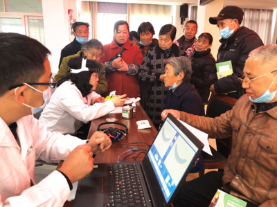 新渡镇开展“爱耳护耳听力筛查”活动 学党史办实事，倾情服务暖民心